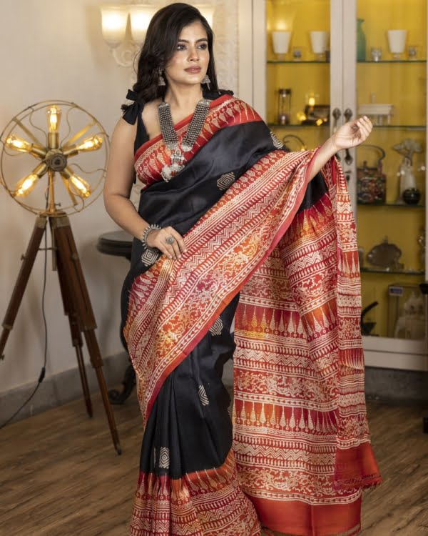 red-and-orange-printed-border-and-pallu-on-black-base