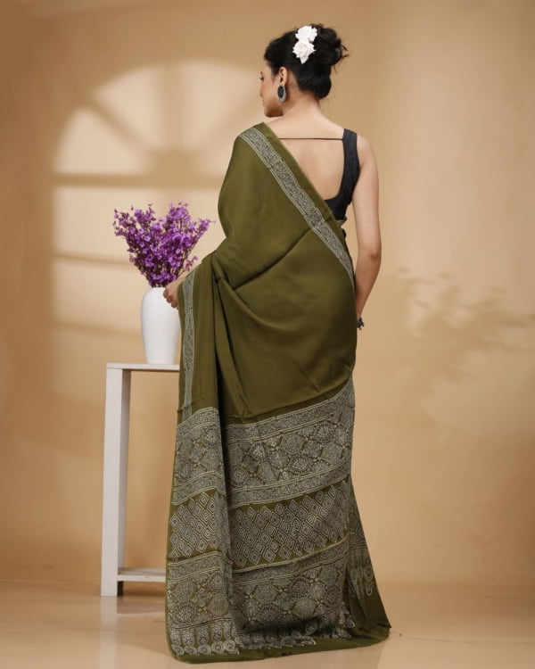 Printed Patli Pallu Mosh Green Color Modal Silk Saree