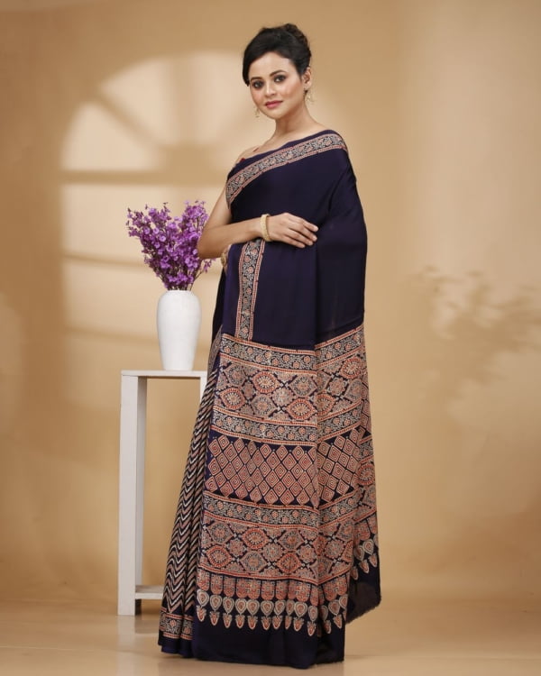 Printed Patli Pallu Navy Blue Colour Modal Silk Saree