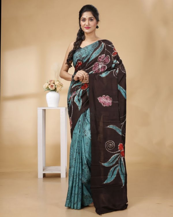 Nakshipar Sea Green Batikn Crack with Multicolour Pallu