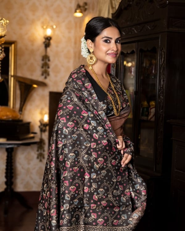 pink-gray-floral-print-on-black-border-tussar-saree