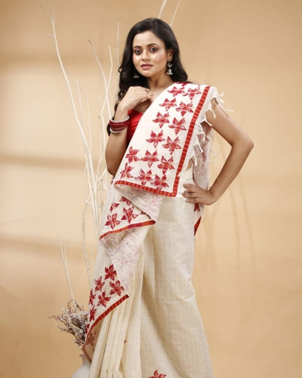 Nakshipar's Floral Gamcha Applique on White Colour Zari Border Cotton Saree