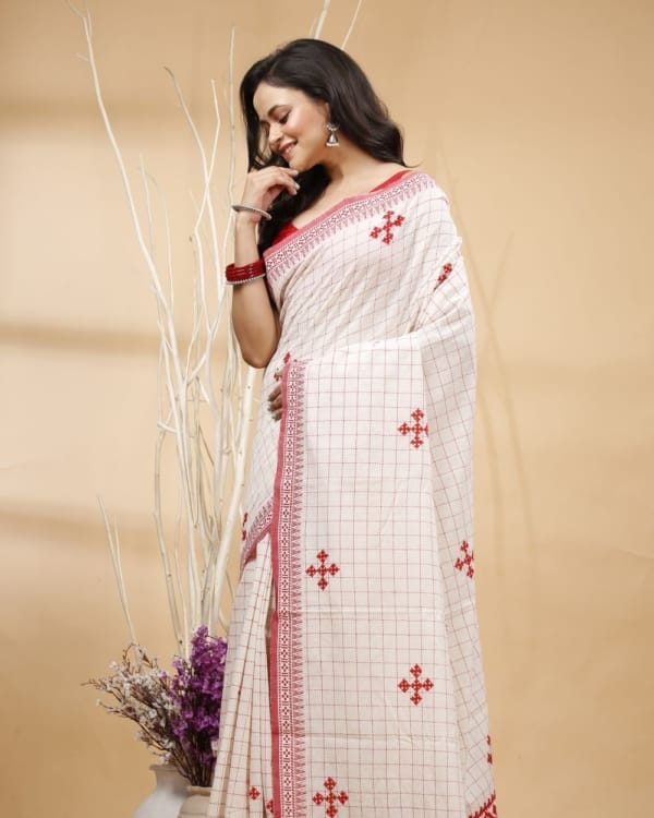 red-gujrati-embroidery-on-checks-white-cotton-saree