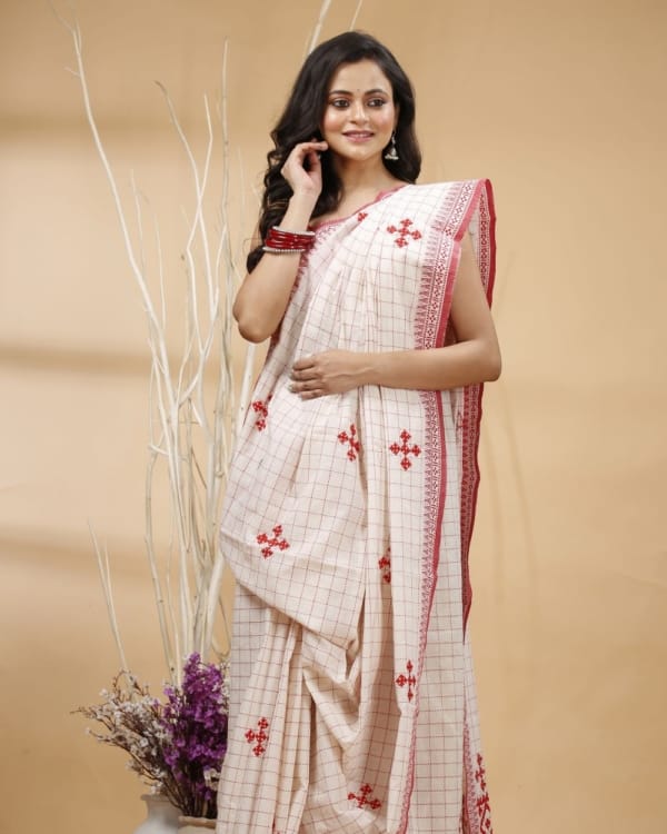 red-gujrati-embroidery-on-checks-white-cotton-saree